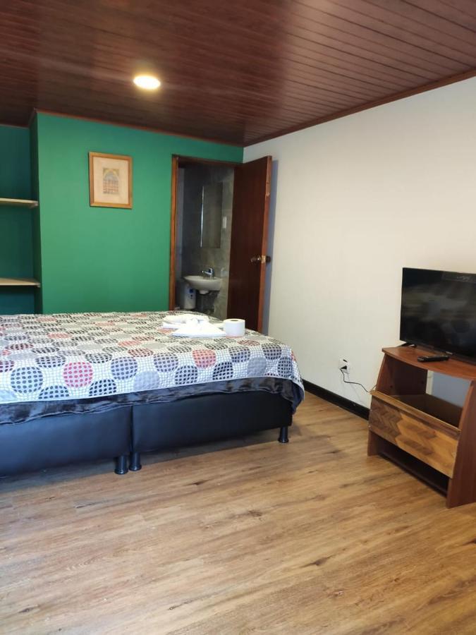 La Parada Del Tren Hostel Bogotá Esterno foto
