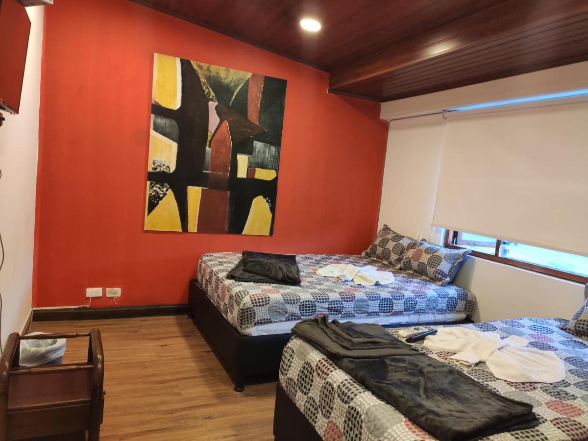 La Parada Del Tren Hostel Bogotá Esterno foto