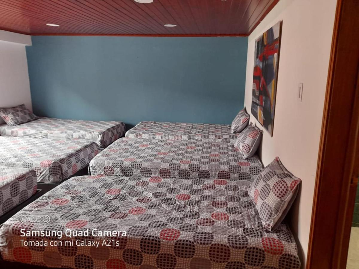 La Parada Del Tren Hostel Bogotá Esterno foto
